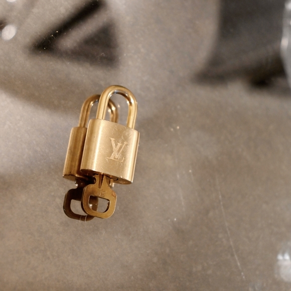 Authentic Louis Vuitton Lock & Key - Picture 7 of 8